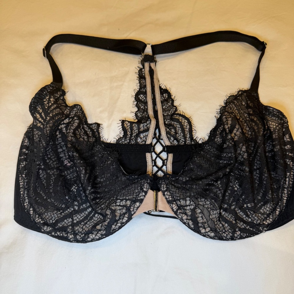 Victorias Secret Very Sexy Unlined DemiBra Black Lace Racerback 32DD Front Close
